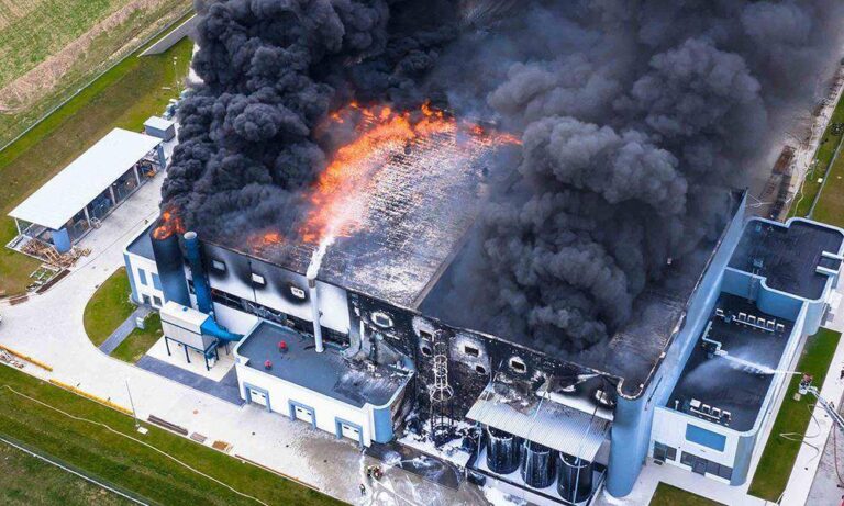 Incendio azienda visto dall'alto - cause incendi azienda